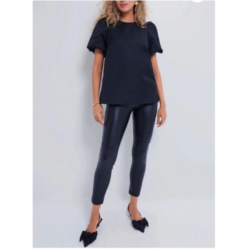POMANDER PLACE Black Jacquard Lyla Blouse
